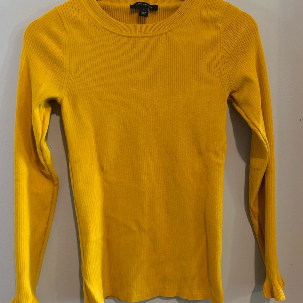 Ann Taylor ribbed knit mustard long sleeve sweater